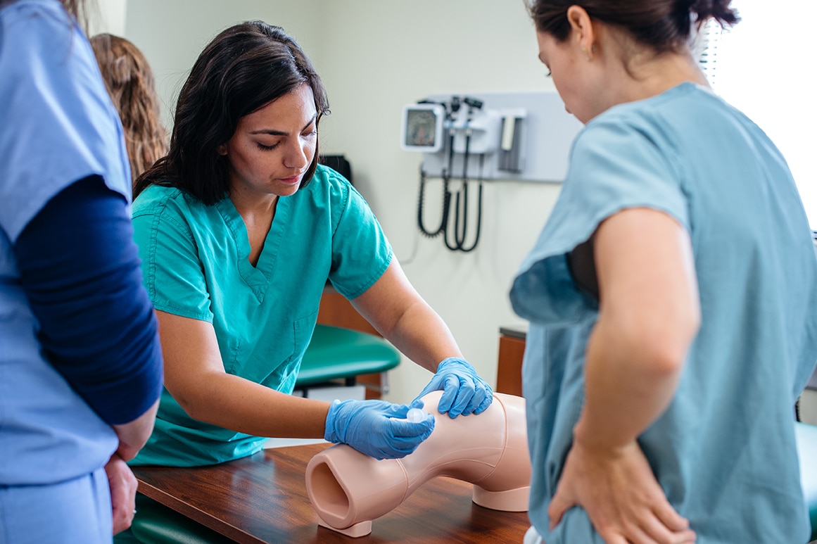 Photo of Best Accredited Physician Assistant Programs Online 2023